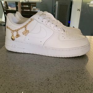 Women’s Air Force 1’s size 8